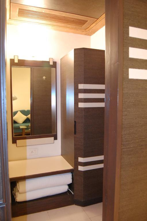 Shreemaya Hotel Indore Exterior foto